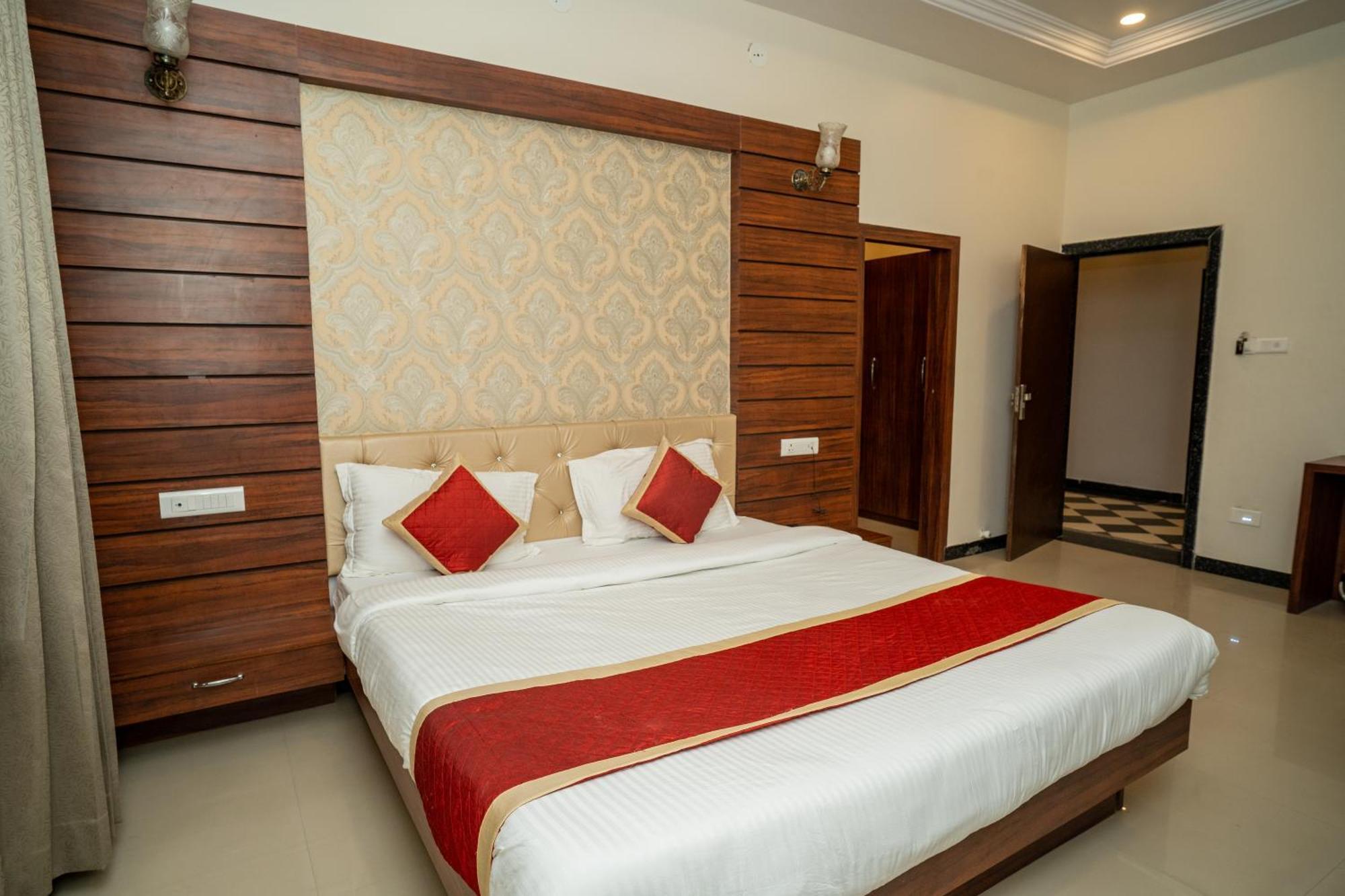 Tiger'S Trail Hotel & Food Court Kumbhalgarh Esterno foto